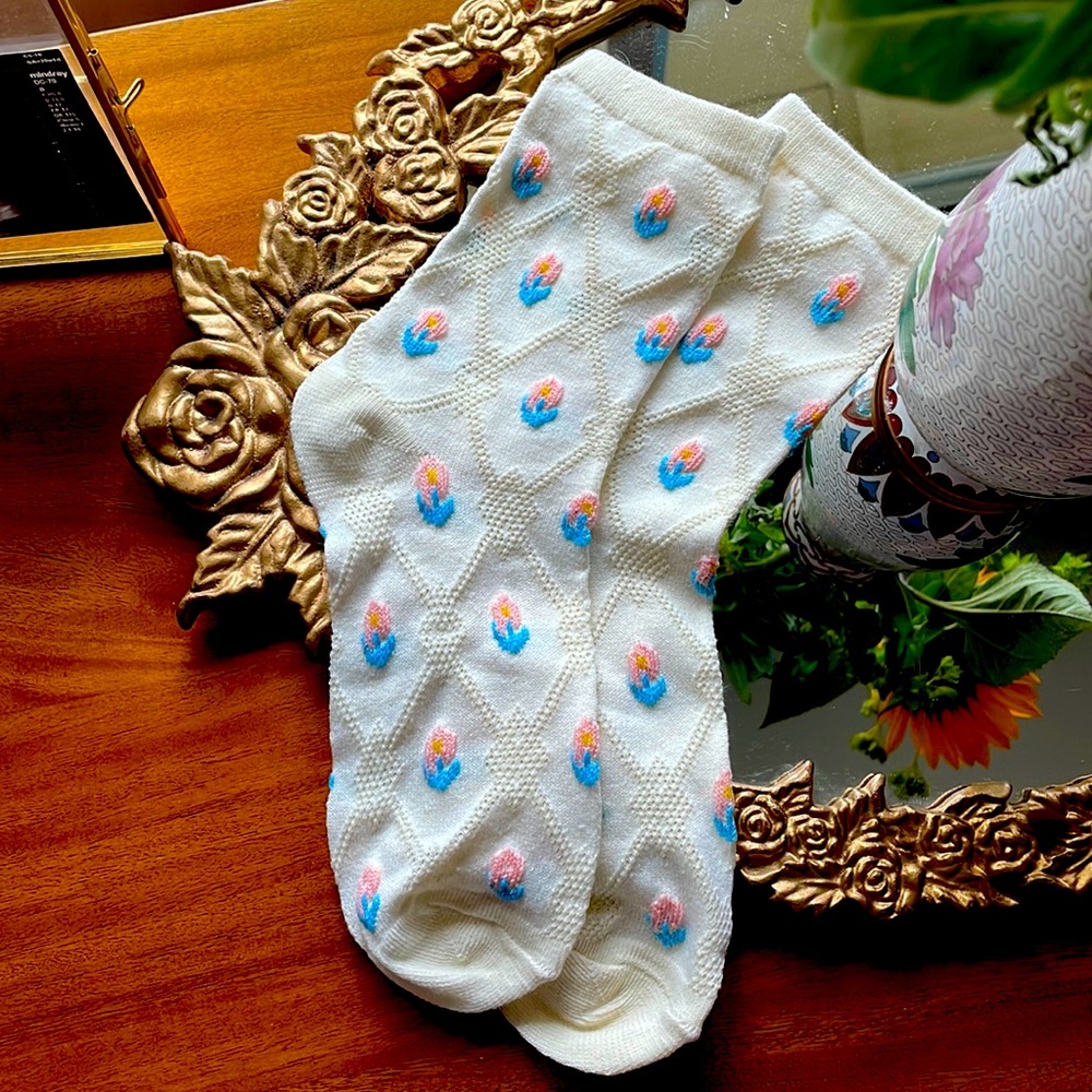Crew floral socks 💕* NWOT* 💝 So soft!